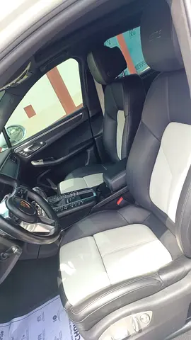 2021 Porsche MACAN photo 4
