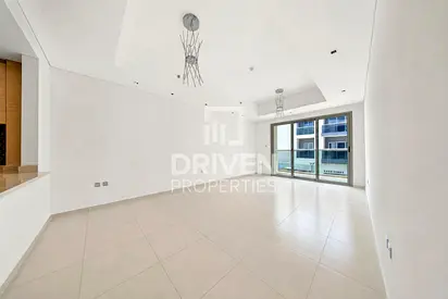 Chiller Free | open Kitchen | Ready to Move In