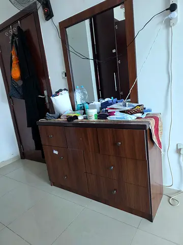 Wooden Dresser with Mirror - 6 Drawer Chest in Good Condition