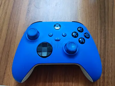 Xbox series x controller with chargeable battery