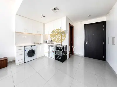 Vacant | Spacious layout | Community view