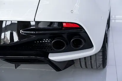 2019 Aston Martin DBS 照片 14