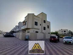 The villa is second to be occupied. 5 spacious bedrooms 7 bathrooms Large living room Comfortable lo