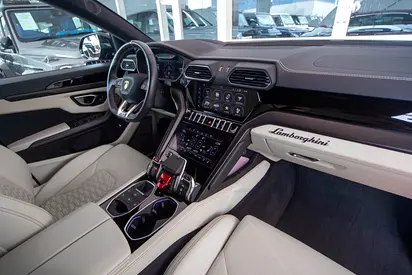 2022 Lamborghini URUS — миниатюра 17