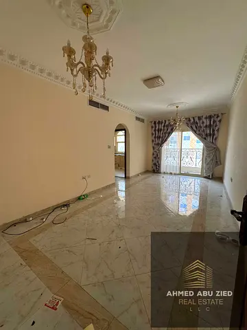 مساحات داخلية كبيرة جدًا - شارع الشيخ عمار -  مقابل المحكمة و قريب من نستو