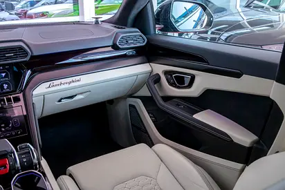 2022 Lamborghini URUS — миниатюра 18