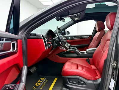صورة 8 لـ 2022 Porsche CAYENNE