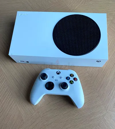 Xbox Series S 512 Gb With 1 Controller - Barely Used