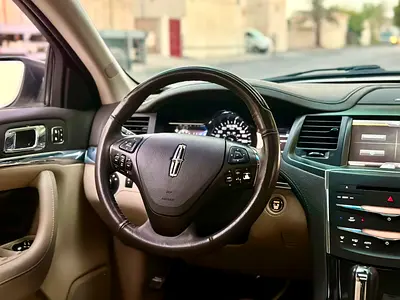 صورة 10 لـ 2014 Lincoln MKS