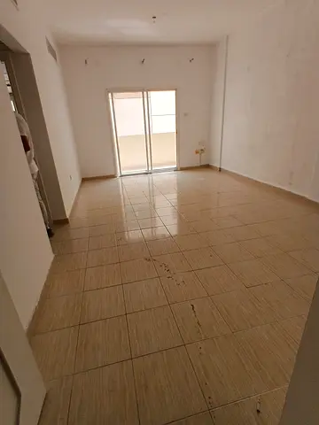 # 📢 For Annual Rent – Al Majaz 3 🏡 **Spacious 1-bedroom apartment** with a balcony, in a prime location **opposite Safiya Park**