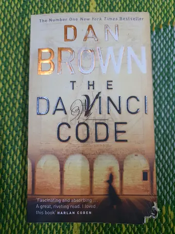 The Da Vinci Code by Dan Brown - Paperback