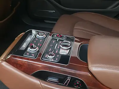 صورة 10 لـ 2014 AUDI A8