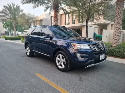 STUNNIG FORD EXPLORER XLT. GCC 4X4 FULL AGENCY HISTORY.  EXPAT FAMILY USED.