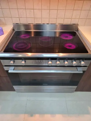 Siemens Electric Ceramic Cooker Oven Size 90x60 CM