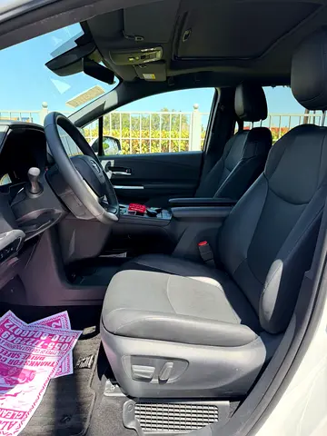 صورة 15 لـ 2025 Toyota SIENNA