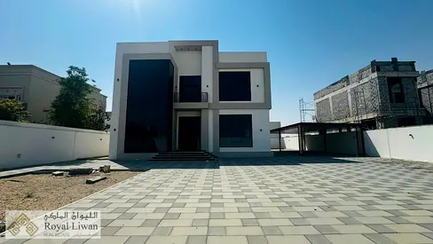 Brand New 5 BR Villa For Rent