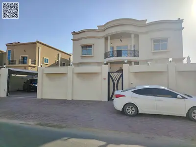 Huge Yard / Master Bedroom / Prime Location