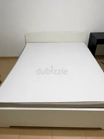 Bed frame and mattress for sale — 200 AED