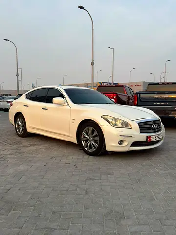2014 Infiniti Q70 — фото 2