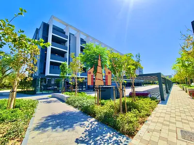 Modern Luxury Bigger 1BR | Spacious Balcony | Gate Aljada