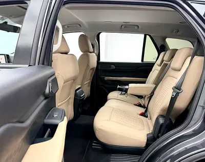 صورة 17 لـ 2024 FORD EVEREST