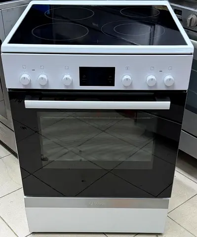 Bosch 60/60 size cooking range Electric Ceramic Cooktop and Oven - White Freestanding, free delivery