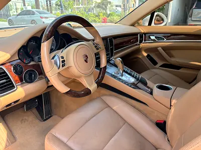 2013 Porsche PANAMERA — миниатюра 9