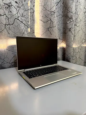 Ultra Slim Core i7-11th generation 512 gb ssd 16 gb ram VERY CLEAN URGENTLY SELL!