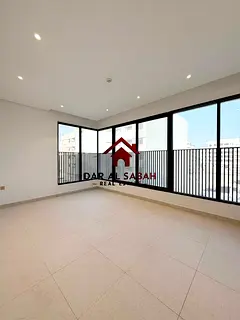 Very Huge Size | 3 Washroom | Wardrobes | Ready To Move!