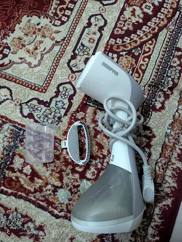 Geepas Handheld Garment Steamer 1300W(one year warranty till 24th Oct 2027)