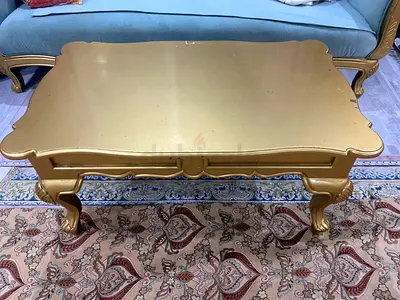 Gold Vintage-Style Coffee Table with Curved Legs