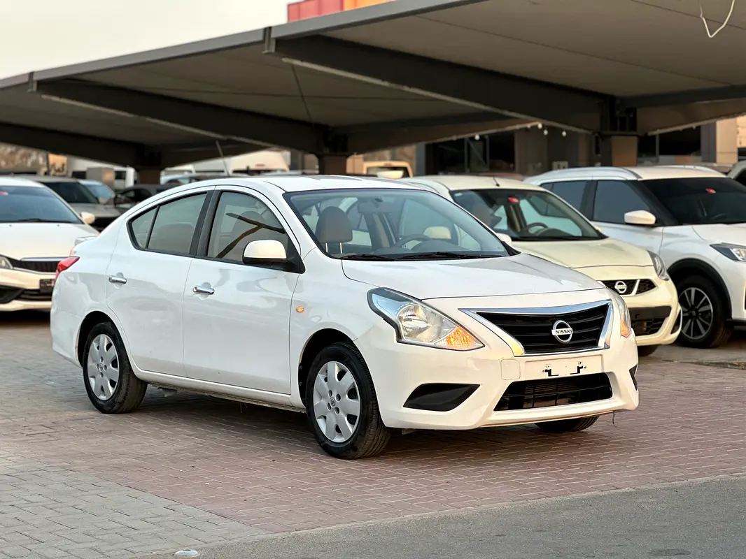 Nissan Sunny 2023