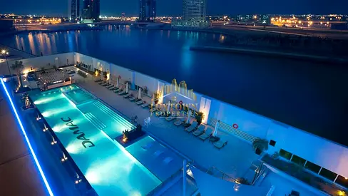 Canal View-Bright-Well Maintained-Huge-Near Center