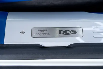 2019 Aston Martin DBS 照片 12