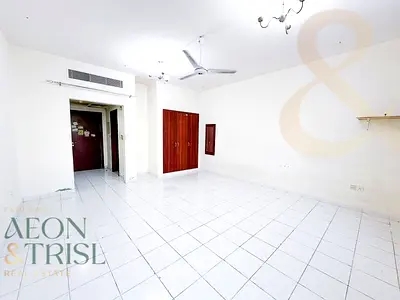 Studio without balcony for rent in England cluster