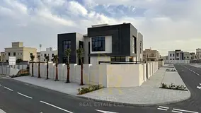 Corner Villa Behind the Park | Exceptional Space & Prime Location