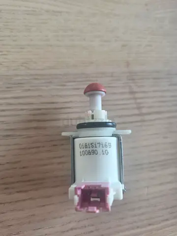 Genuine Bosch / Siemens Dishwasher Solenoid Drain Valve (Part 00611316)
