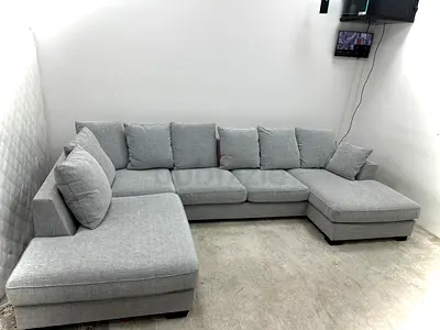 Excellent condition the one brand Kingston Ushape sofa