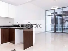 UNFURNISHED I MODERN AMENITIES I NEAR MALL