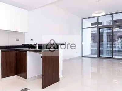 UNFURNISHED I MODERN AMENITIES I NEAR MALL