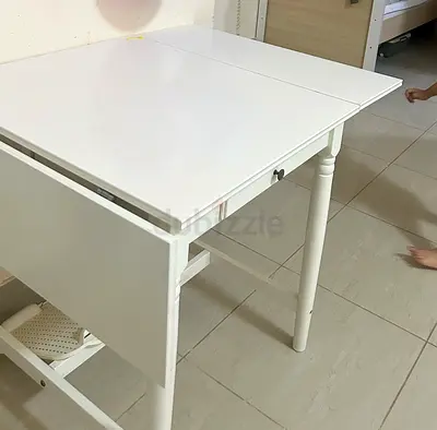 IKEA EXTENDABLE DINING TABLE