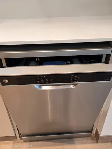 Built-in stainless steel dishwasher