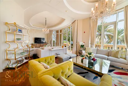 Stellar deal I Sea view l Branded Beach mansion