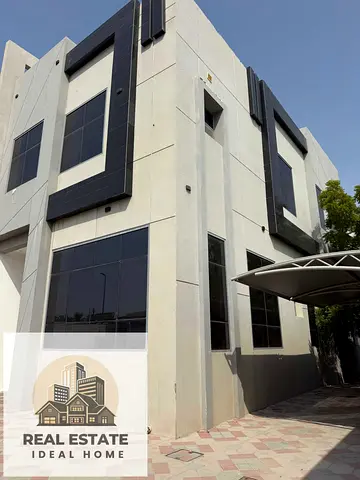 Like-New 4BR Villa | All Master Bedrooms | 10,000 Sq Ft | AED 110K/Year