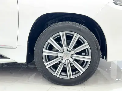صورة 8 لـ 2017 Lexus LX-SERIES