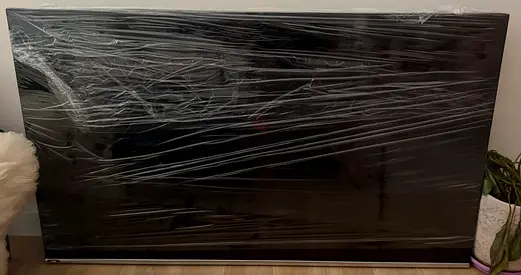 58 inch Flat Screen LED TV - blurred colors malfunction. NEEDS REPAIR SOLD AS SALVAGE