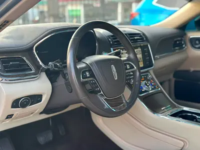 صورة 10 لـ 2019 Lincoln CONTINENTAL