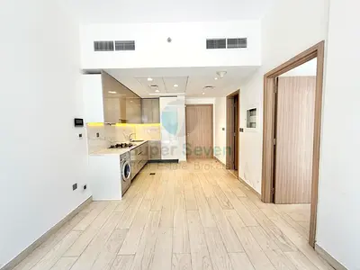 Bright & Spacious 1BR Apartment Azizi Riviera