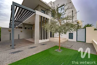 Back to Back | Vacant | Landscape Garden