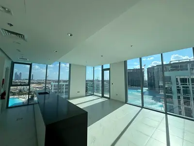 CORNER LAGOON VIEW | VACANT | MID FLOOR